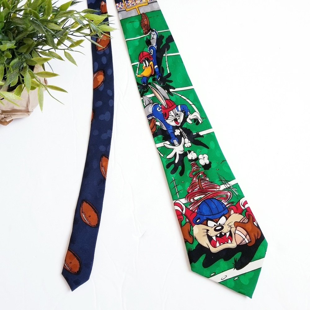 Vintage Looney Tunes football Silk Thai
